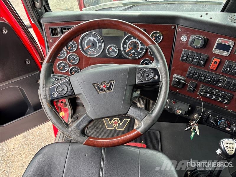 Western Star 5700 6x4 T/A Sleeper Truck Tractor Влекачи