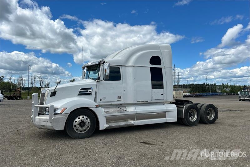 Western Star 5700 6x4 T/A Sleeper Truck Tractor Vlačilci