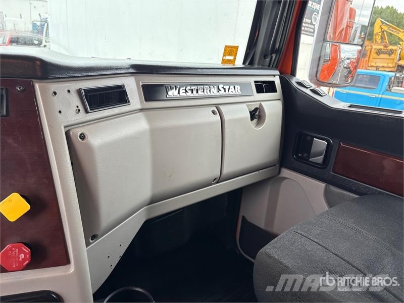 Western Star 5700 6x4 T/A Sleeper Truck Tractor Trekkvogner