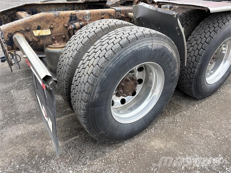Western Star 5700 6x4 T/A Sleeper Truck Tractor Влекачи
