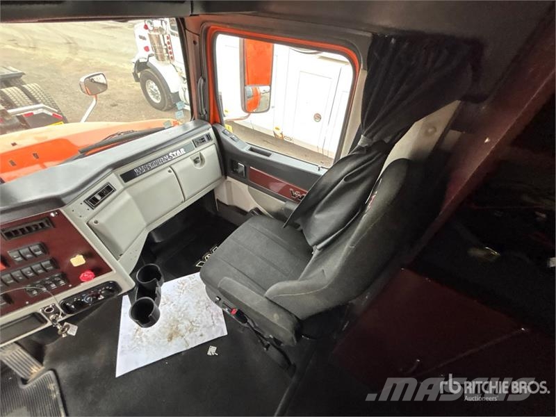 Western Star 5700 6x4 T/A Sleeper Truck Tractor Sadulveokid