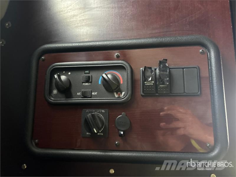 Western Star 5700 6x4 T/A Sleeper Truck Tractor Traktorske jedinice