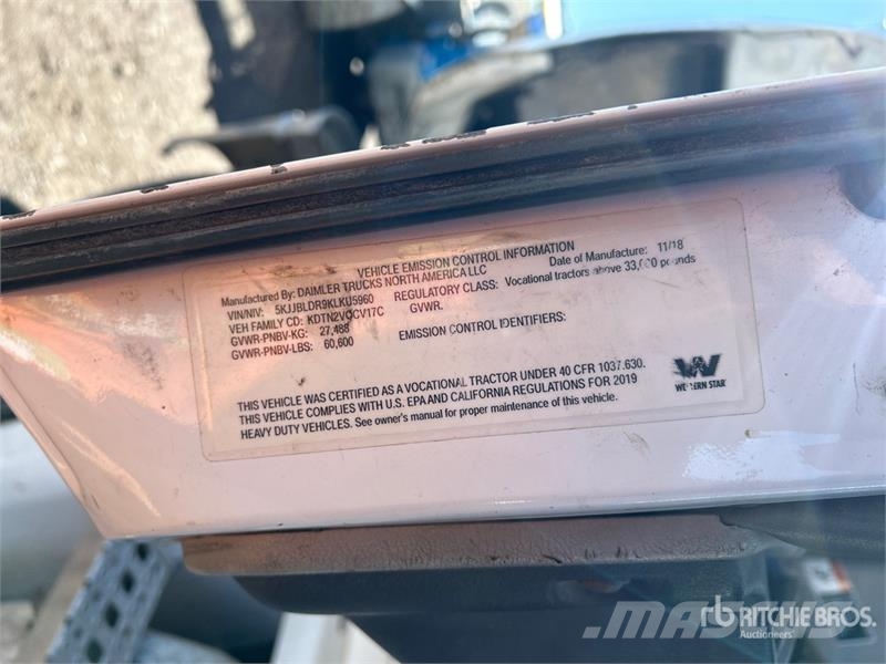 Western Star 5700 6x4 T/A Day Cab Truck Tractor 牵引车