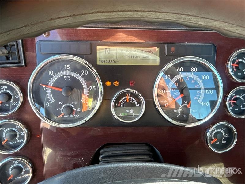 Western Star 5700 6x4 T/A Day Cab Truck Tractor 牵引车