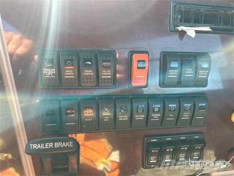 Western Star 5700 6x4 T/A Day Cab Truck Tractor 牵引车