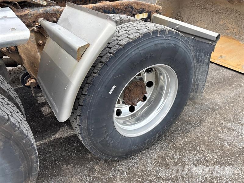Western Star 5700 6x4 T/A Sleeper Truck Tractor Влекачи
