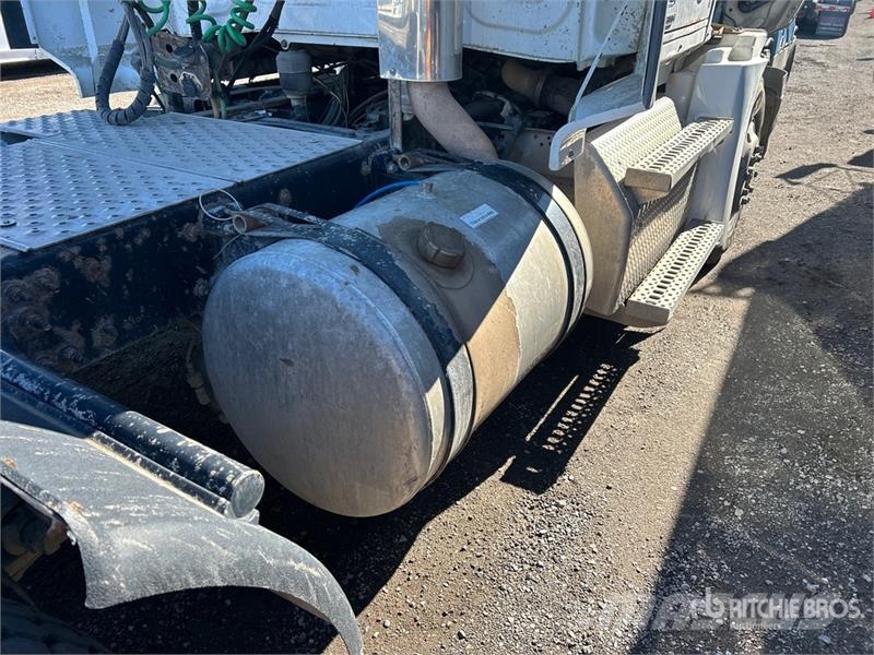 Western Star 5700 6x4 T/A Day Cab Truck Tractor 牵引车