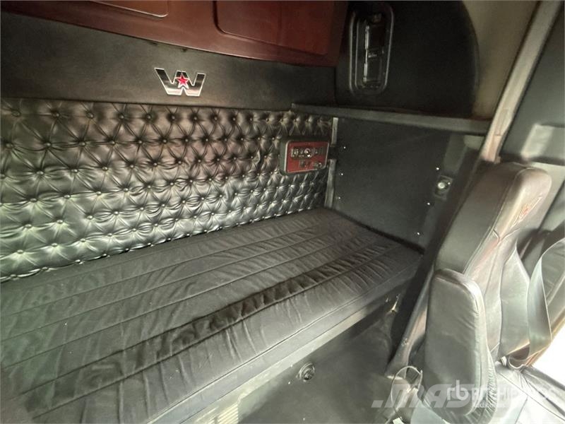 Western Star 5700 6x4 T/A Sleeper Truck Tractor Влекачи
