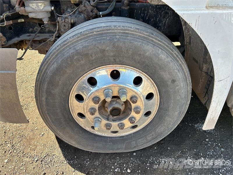 Western Star 5700 6x4 T/A Day Cab Truck Tractor 牵引车