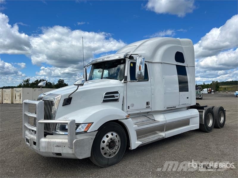 Western Star 5700 T/A Sleeper Truck Tractor Vetopöytäautot