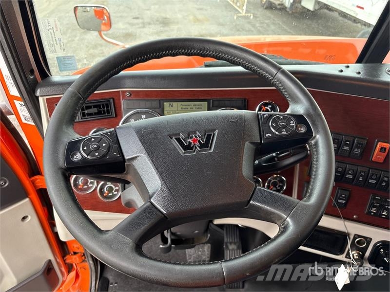 Western Star 5700 T/A Sleeper Truck Tractor Sadulveokid