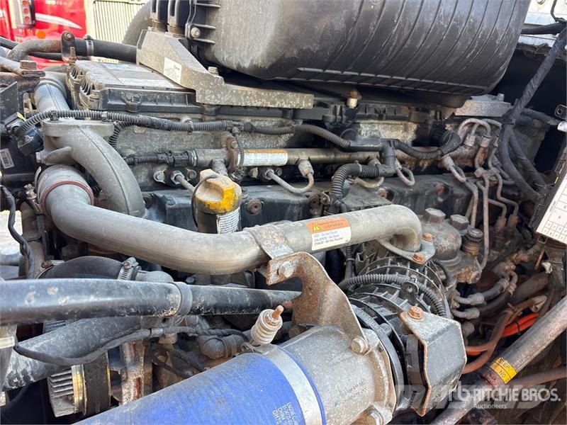 Western Star 5700 XE 6x4 T/A Sleeper Truck Tractor 牵引车
