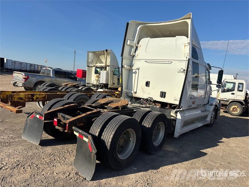 Western Star 5700 XE 6x4 T/A Sleeper Truck Tractor 牵引车