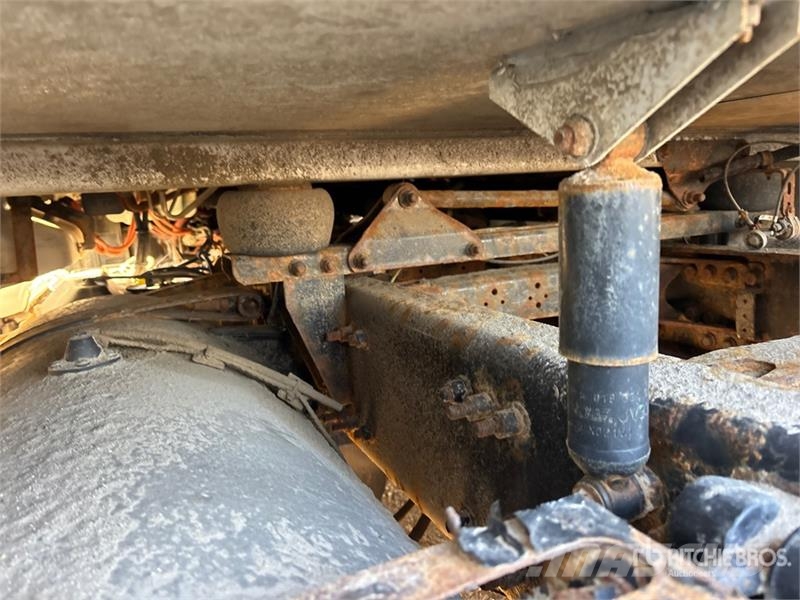 Western Star 5700 XE 6x4 T/A Sleeper Truck Tractor 牵引车