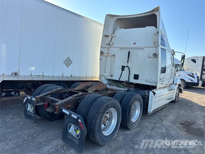 Western Star 5700 XE 6x4 T/A Sleeper Truck Tractor 牵引车