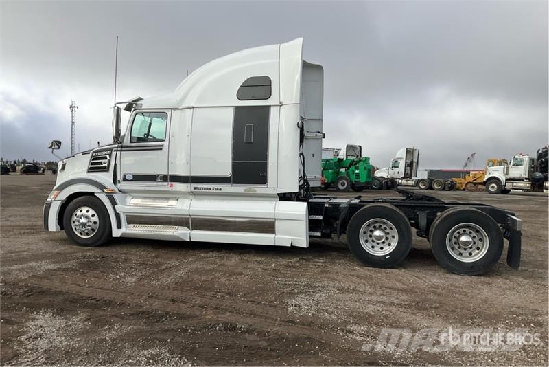 Western Star 5700XE 6x4 T/A Sleeper Truck Tractor Traktorske jedinice