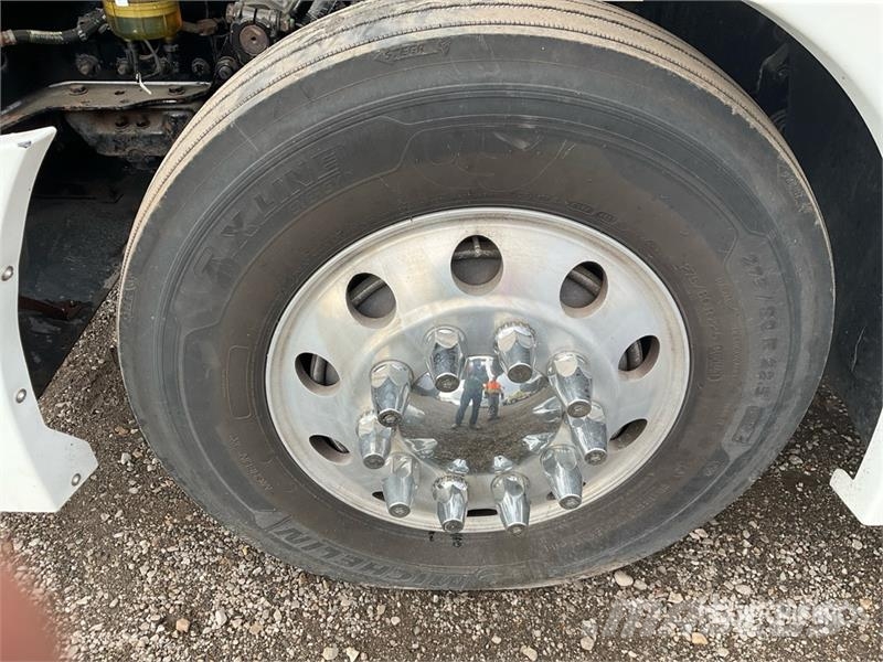 Western Star 5700XE 6x4 T/A Sleeper Truck Tractor Traktorske jedinice