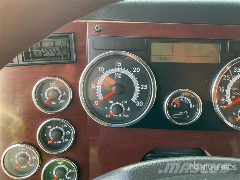 Western Star 5700XE 6x4 T/A Sleeper Truck Tractor Traktorske jedinice