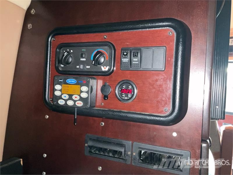 Western Star 5700XE 6x4 T/A Sleeper Truck Tractor Traktorske jedinice