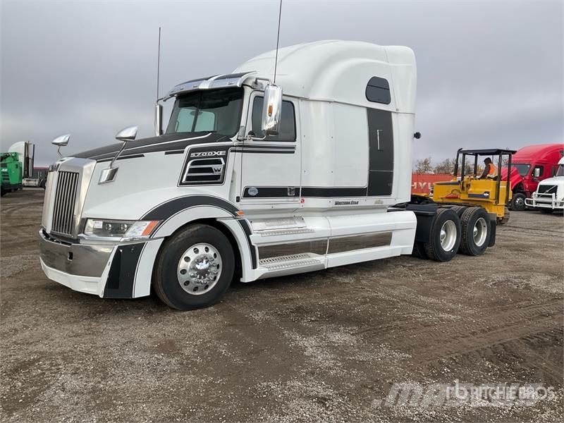 Western Star 5700XE 6x4 T/A Sleeper Truck Tractor Traktorske jedinice