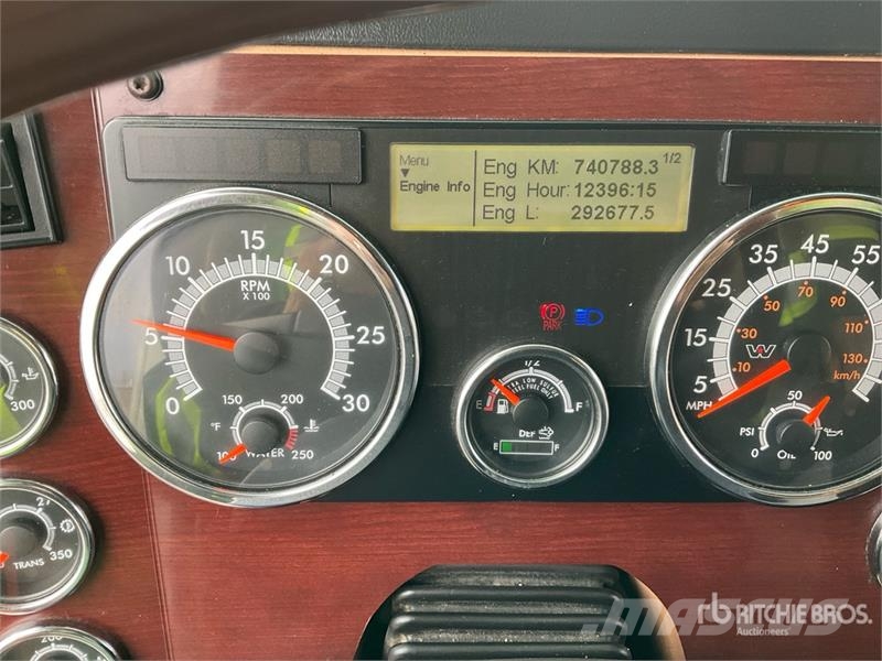 Western Star 5700XE 6x4 T/A Sleeper Truck Tractor Traktorske jedinice