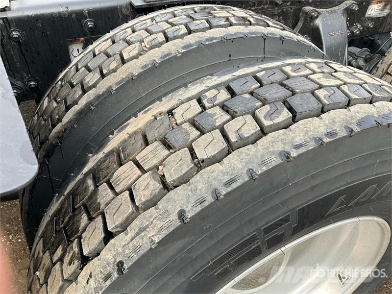 Western Star 5700XE 6x4 T/A Sleeper Truck Tractor Traktorske jedinice