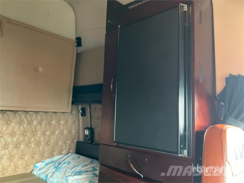 Western Star 5700XE 6x4 T/A Sleeper Truck Tractor Traktorske jedinice