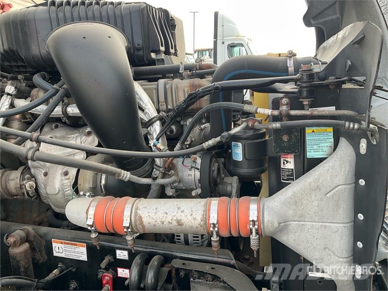 Western Star 5700XE 6x4 T/A Sleeper Truck Tractor Traktorske jedinice