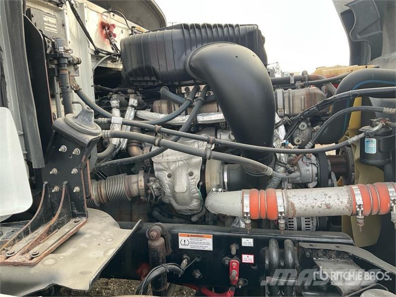 Western Star 5700XE 6x4 T/A Sleeper Truck Tractor Traktorske jedinice