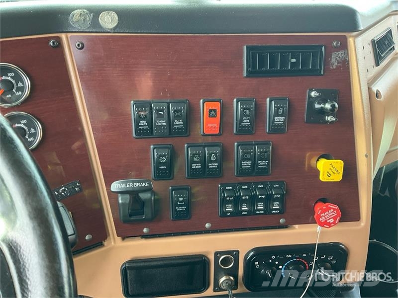 Western Star 5700XE 6x4 T/A Sleeper Truck Tractor Traktorske jedinice