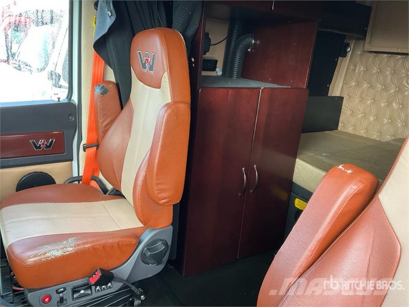 Western Star 5700XE 6x4 T/A Sleeper Truck Tractor Traktorske jedinice