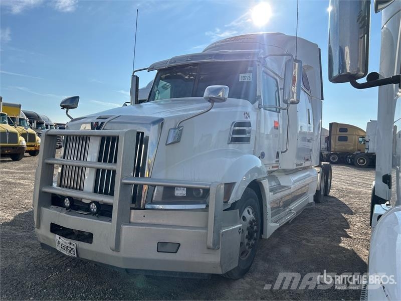 Western Star 5700XE SLP 6x4 T/A Sleeper Truck Tractor (Inoperab Trekkers