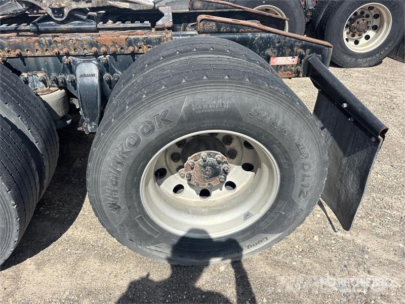 Western Star 5700XE SLP 6x4 T/A Sleeper Truck Tractor (Inoperab Trekkers