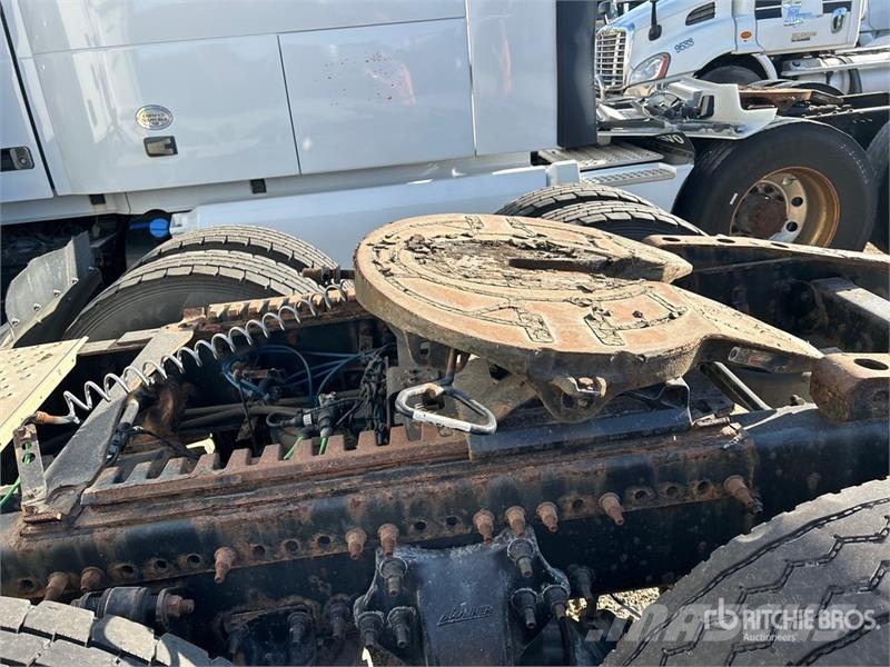 Western Star 5700XE SLP 6x4 T/A Sleeper Truck Tractor (Inoperab Trekkers
