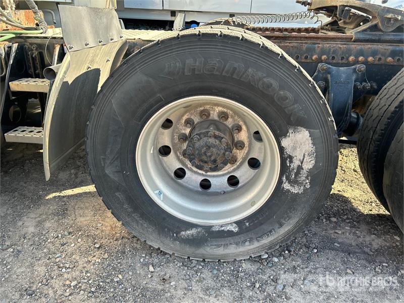 Western Star 5700XE SLP 6x4 T/A Sleeper Truck Tractor (Inoperab Trekkers