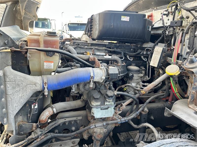 Western Star 5700XE SLP 6x4 T/A Sleeper Truck Tractor (Inoperab Trekkers