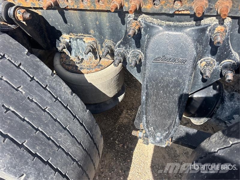 Western Star 5700XE SLP 6x4 T/A Sleeper Truck Tractor (Inoperab Trekkers