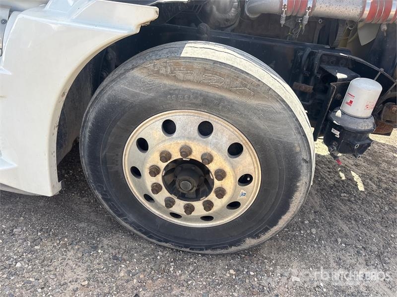Western Star 5700XE SLP 6x4 T/A Sleeper Truck Tractor (Inoperab Trekkers