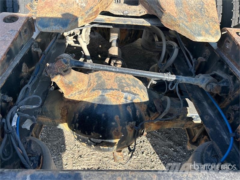 Western Star 5700XE SLP 6x4 T/A Sleeper Truck Tractor (Inoperab Trekkers