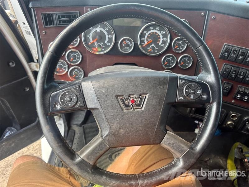 Western Star 5700XE SLP 6x4 T/A Sleeper Truck Tractor (Inoperab Trekkers