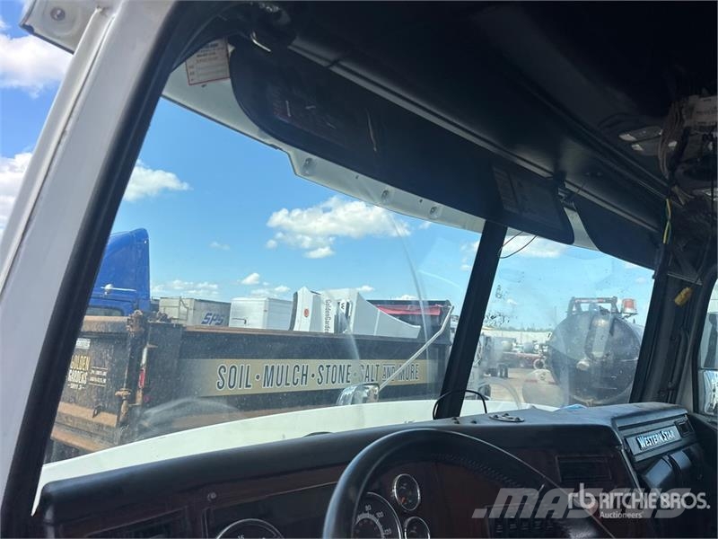 Western Star 5700XE SLP 6x4 T/A Sleeper Truck Tractor (Inoperab Trekkers