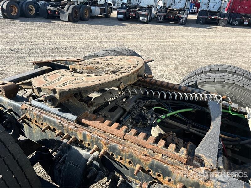 Western Star 5700XE SLP 6x4 T/A Sleeper Truck Tractor (Inoperab Trekkers