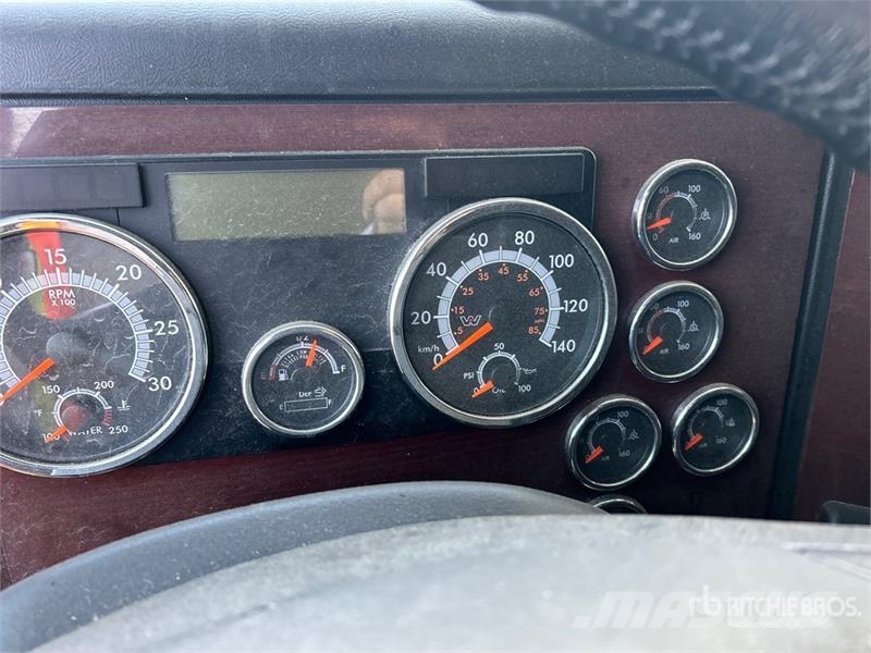 Western Star 5700XE SLP 6x4 T/A Sleeper Truck Tractor (Inoperab Trekkers