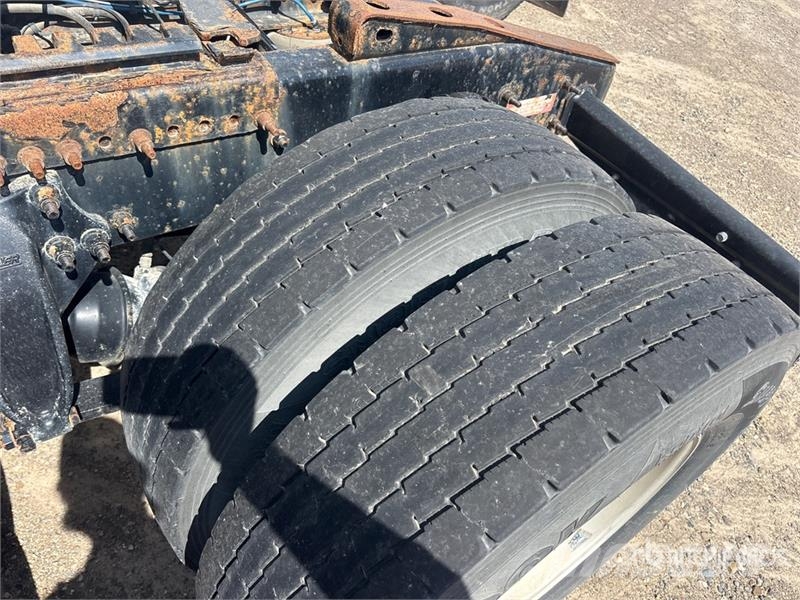 Western Star 5700XE SLP 6x4 T/A Sleeper Truck Tractor (Inoperab Trekkers