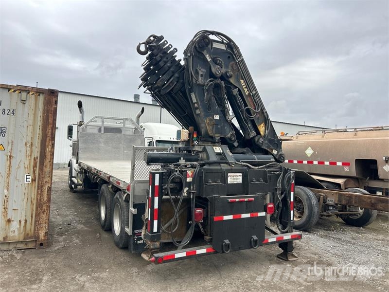 Western Star Atlas 332.3E 12313 lb Knuckle Boom on  Western Sta Camion plateau ridelle avec grue