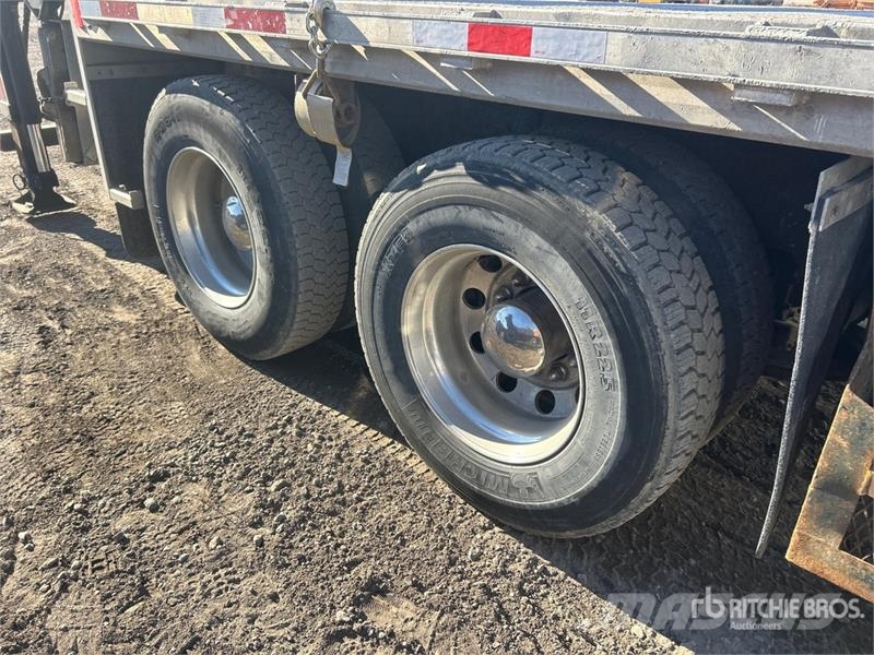 Western Star Atlas 332.3E 12313 lb Knuckle Boom on  Western Sta Автокрани