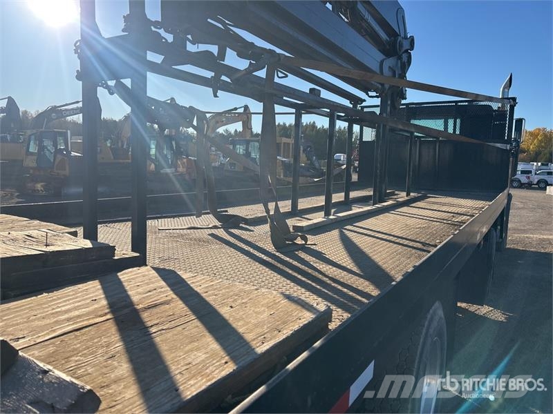 Western Star Hiab 210K-3 1880 kg Knuckle Boom on Western Star Autogru
