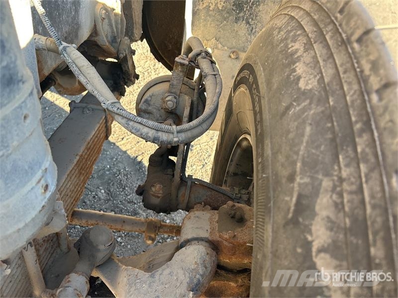 Western Star Hiab 210K-3 1880 kg Knuckle Boom on Western Star Autogru