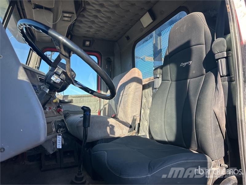 Western Star Hiab 210K-3 1880 kg Knuckle Boom on Western Star Autogru