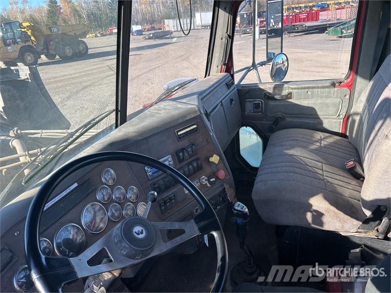 Western Star Hiab 210K-3 1880 kg Knuckle Boom on Western Star Autogru
